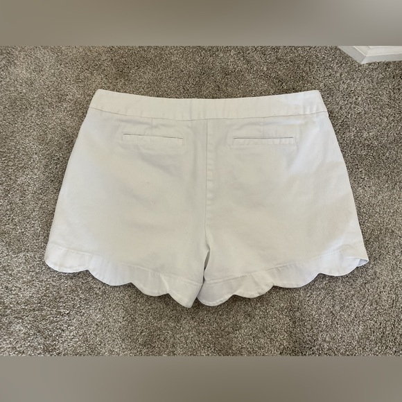 Attyre New York Scalloped Hem White Shorts 14 - Picture 3 of 4